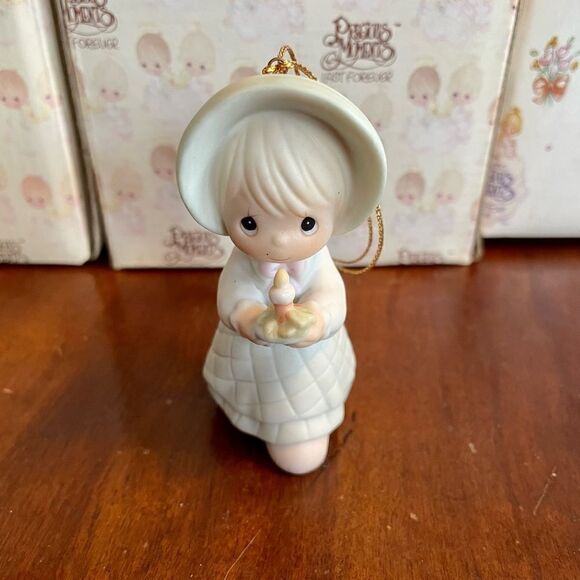 PRECIOUS MOMENTS Christmas Ornament “Share In The Warmth Of Christmas” 1993 - Picture 1 of 6